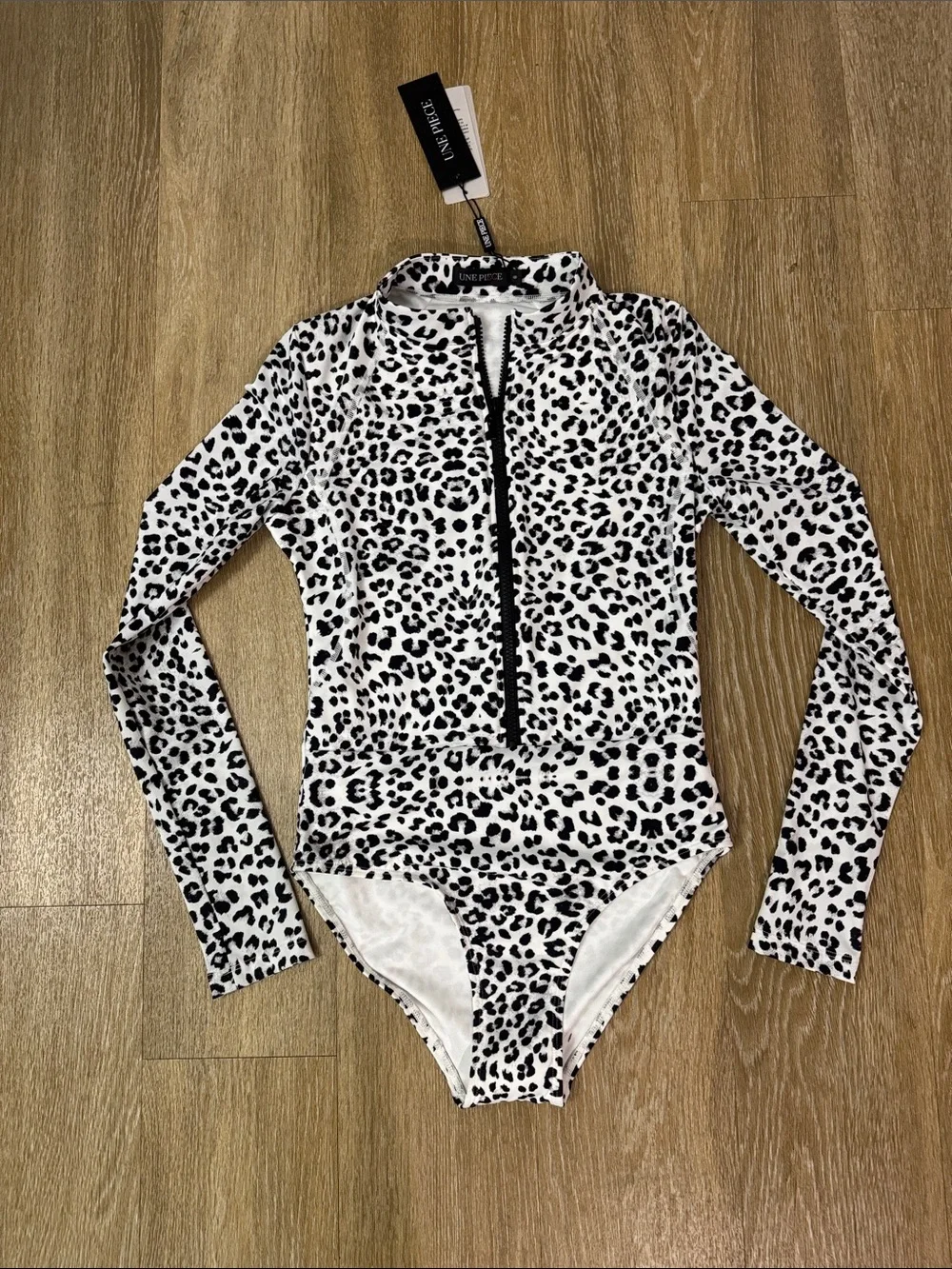 Une Piece Sexy Rashie Long Sleeve 50 SPF Surf Suit Rash Guard in Snow Leopard 8